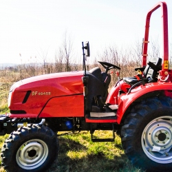 Tractor-DF-404-G2-5
