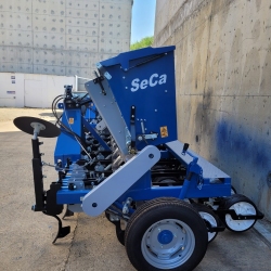 Masina-plantat-ceapa-si-usturoi-pe-4-sau-6-randuri-1